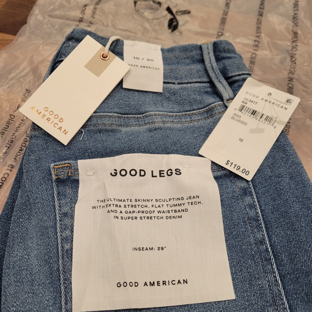 Good American Jeans NWT 10/30
